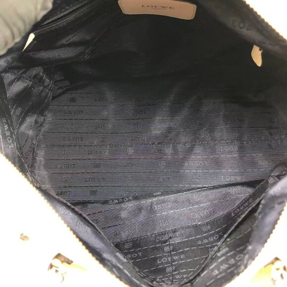 Loewe Elegant Cream Handbag - Picture 12 of 15